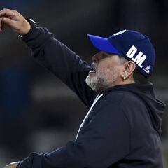 Maradona: "No fue penal, los del VAR nunca jugaron al fútbol"