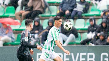 Arenas se marcha de un rival.