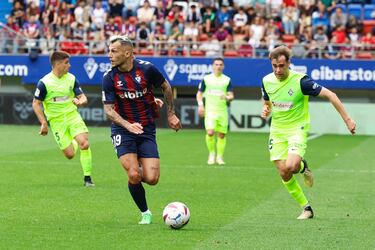 Su rendimiento no sorprende a nadie. Stoichkov está para jugar en Primera. Esta jornada nos brindó un gol, un penalti provocado y una asistencia. ¿Recuerdan el pase de Kroos a Vinicius ante el Bayern? Pues no dista mucho. Partidazo.