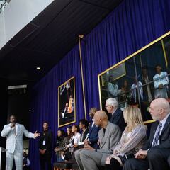 Homenaje a un mito: el Staples ya tiene su estatua de 'Shaq'