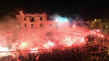 Hinchas del Esperánce de Túnez celebran su centenario