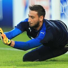 Raiola anuncia que negociará la renovación de Donnarumma