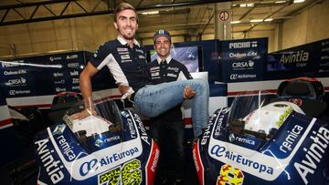 Héctor Barberá y Loris Baz celebrando su renovación.