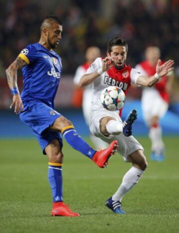 Aymen Joao Moutinho y Arturo Vidal