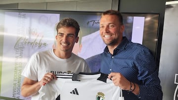 Íñigo Córdoba, con Michu, en su presentación como jugador del Burgos.
