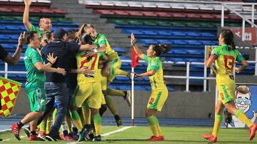 Jugadoras del Huila celebrando un gol ante Am&eacute;rica en la semifinal de la Liga &Aacute;guila Femenina 2018