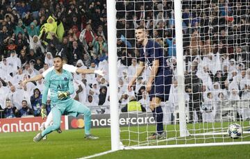 1-0. Keylor Navas tras el primer gol de Karim Benzema.