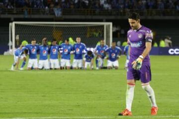 En la ida, en Barranquilla, Junior ganó 2-0.  Pero en la vuelta se dio un marcador abultado de 4-2 a favor de Millonarios. 