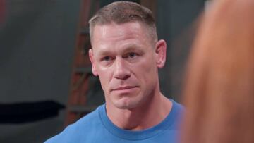 John Cena emocionado ante sus fans en una emotiva sorpresa de la compañía Cricket Wireless.