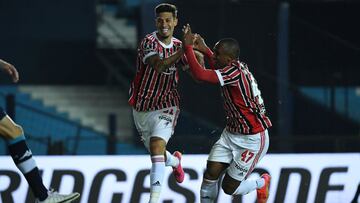 Descalabro de Racing y eliminación ante São Paulo