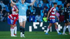 Larsen celebra el gol anotado ante el Granada en Balaídos.