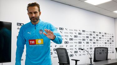 15/12/23
RUEDA DE PRENSA DE RUBEN BARAJA - VALENCIA CF