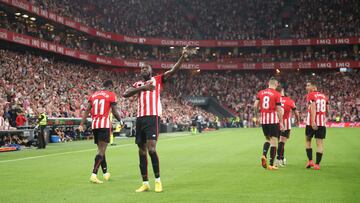 BILBAO, 17/09/2022.-El delantero del Athletic Club Iñaki Williams (2i), celebra su gol contra el Rayo Vallecano este sábado, durante el partido de la jornada 6 de Laliga Santader en el estadio de San Mamés.-EFE/Luis Tejido