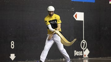 Imanol López cuelga la cesta