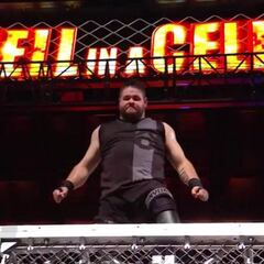 Owens acaba con McMahon y Mahal extiende su reinado