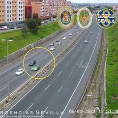 Una joven de 20 años se graba conduciendo a 180 km/h en Sevilla y lo sube a Instagram