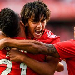 Joao Félix y Cervi mantienen líder al Benfica en Portugal