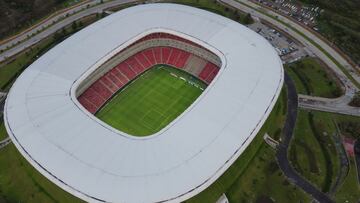 Disminuyen aforo a estadios de Chivas y Atlas