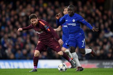 A pesar de su poca estatura, Kanté se ha ganado el respeto del mundo entero con su entrega, agresividad y desgaste en el terreno de juego. Un fijo en el 11 de Didier Deschamps.