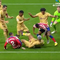 La acción que pasó desapercibida de Araujo en el área chica: minuto 18 y así compite el uruguayo