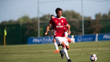 Pedro León jugando un partido.