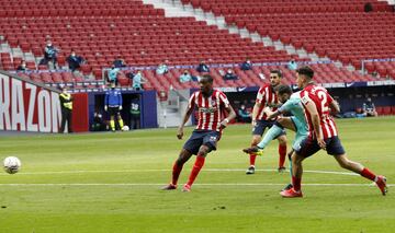 Morales marca el 0-1 al Atlético de Madrid. 