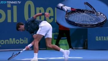 Djokovic destrozó su raqueta y luego se ganó una ovación por este gesto