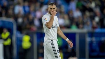 Benzema, durante el choque ante el Alavés.