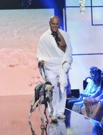 Segundo desfile de j車venes dise?adores espa?oles. Los colaboradores de S芍lvame desfilan con las propuestas 'Salvame Beach'.
