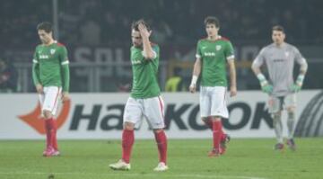 Los jugadores del Athletic tras el 2-1.