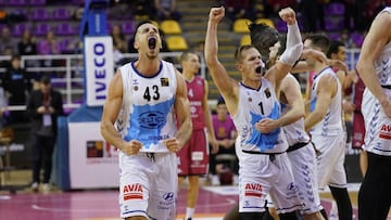 El Gipuzkoa celebra la conquista de la Copa de la Princesa.