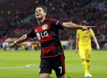 Los rostros de Javier Chicharito Hernández tras marcar su primer gol con el Bayer Leverkusen en Champions