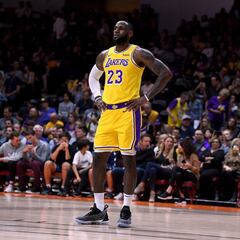 LeBron James podría incursionar en medios después del acuerdo de Tom Brady con Fox