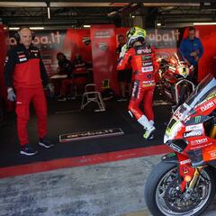 Bulega continúa imparable y Álvaro Bautista, con la escalada