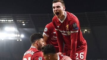 El futbolista del escoc&eacute;s Andrew Robertson celebrando un gol con sus compa&ntilde;eros del Liverpool.