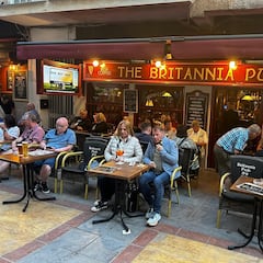 Reino Unido habla de “vergüenza costera en España” por el terrible robo en un pub británico: “La poli no puede hacer nada”