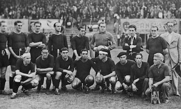 FC Barcelona attempt to reclaim the 1937 League title