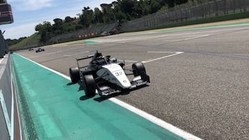 David Vidales cruzando la meta como ganador en Ímola.