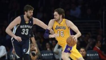 Marc y Pau Gasol, en un reciente Lakers-Memphis.
