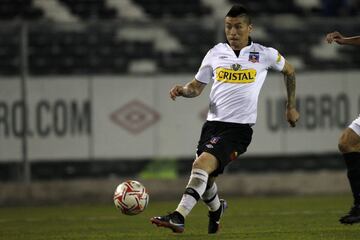 Llegó a Colo Colo a mediados del 2013 por petición de Gustavo Benítez, quien lo había dirigido en Palestino. El equipo no caminó y él tampoco. Se fue de Macul tras poco más de seis meses.