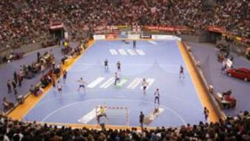 <b>CHAMPIONS EN CARABANCHEL. </b>En los grandes partidos, Vistalegre resulta un recinto espectacular, con una afición que se vuelca con el Atlético de Madrid.