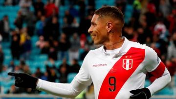 Soccer Football - Copa America Brazil 2019 - Semi Final - Chile v Peru - Arena do Gremio, Porto Alegre, Brazil - July 3, 2019   Peru&#039;s Paolo Guerrero celebrates scoring their third goal             REUTERS/Henry Romero