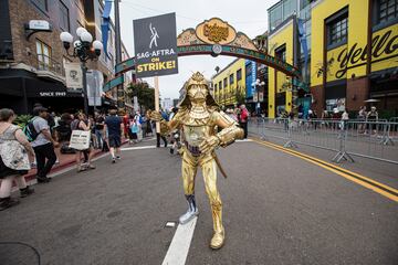 La Convención Internacional de Cómics de San Diego, conocida también como Comic-Con o Comic-Con de San Diego, es una convención de entretenimiento y cómics desarrollada anualmente.