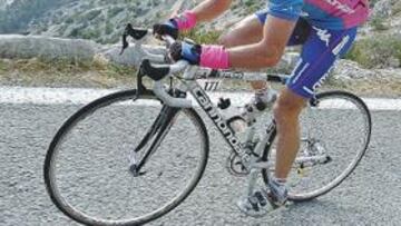 <b>SIEMPRE CUMPLIÓ. </b>Gilberto Simoni ganó etapas en 2000 (Angliru) y 2001 (Abantos) y acabó 10º en 2002.