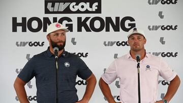 El golfista español Jon Rahm y Bryson DeChambeau hablan ante los medios antes del LIV Golf de Hong Kong.