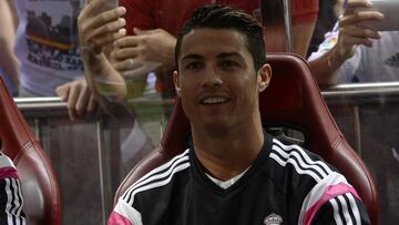 Cristiano Ronaldo en el banquillo. 