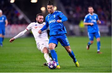 El gol de visitante le da el pase a cuartos de final al Olympique Lyon, a pesar de caer 2 a 1 en la vuelta, el equipo francés deja fuera a la Juve de Cristiano.