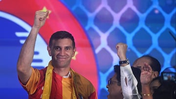 Emiliano 'Dibu' Martínez durante un acto con aficionados en Calcuta.