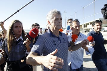 Ángel María Villar saliendo de la prisión de Soto del Real.
