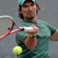 Peralta se metió en la final de Mendoza con Zeballos